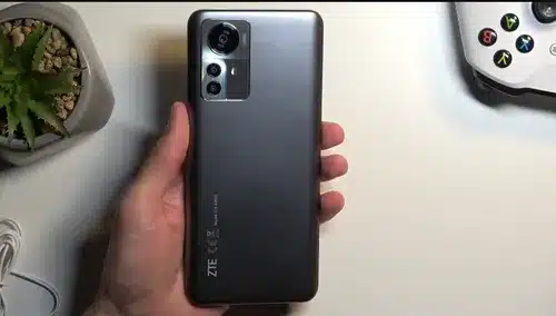 ZTE Blade A72s back