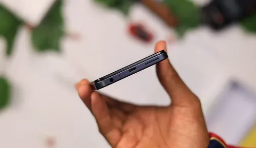 itel P40 (4GB/128GB) Type-C Charging Jack