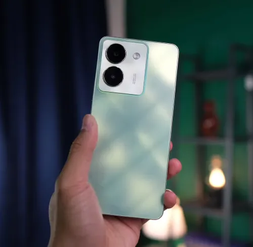 Vivo Y27s 8GB+128GB in hand