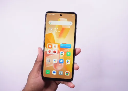 Infinix Hot 40i 8GB+128GB on Front